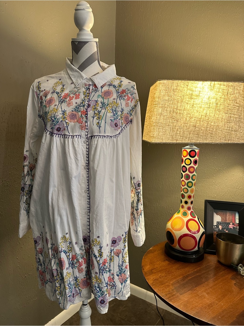 En Creme White Long-Sleeve Floral Embroidered Dress